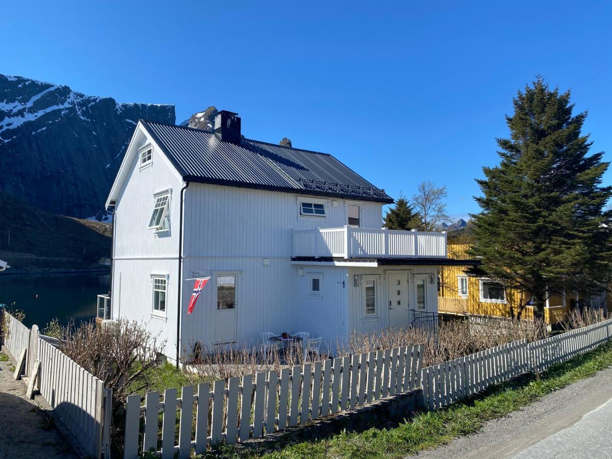 Reine Retro Villa - Cozy Villa With A Fantastic View Eksteriør billede