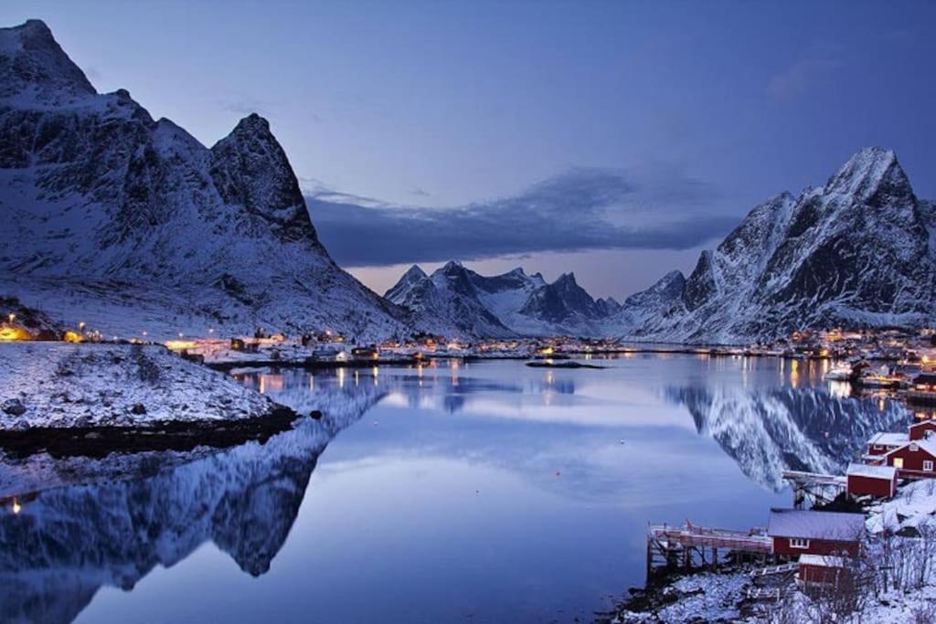 Reine Retro Villa - Cozy Villa With A Fantastic View Eksteriør billede