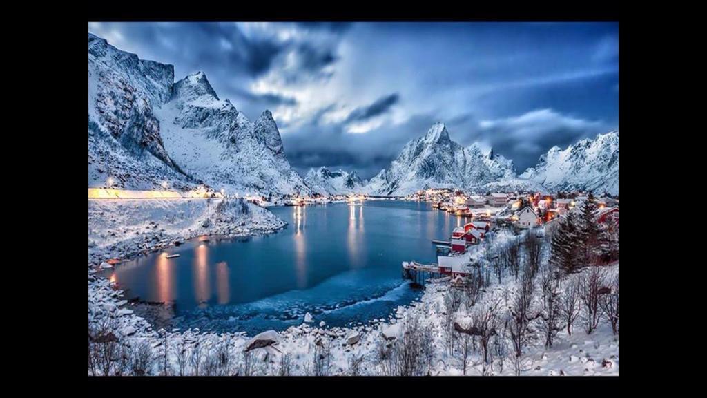 Reine Retro Villa - Cozy Villa With A Fantastic View Eksteriør billede