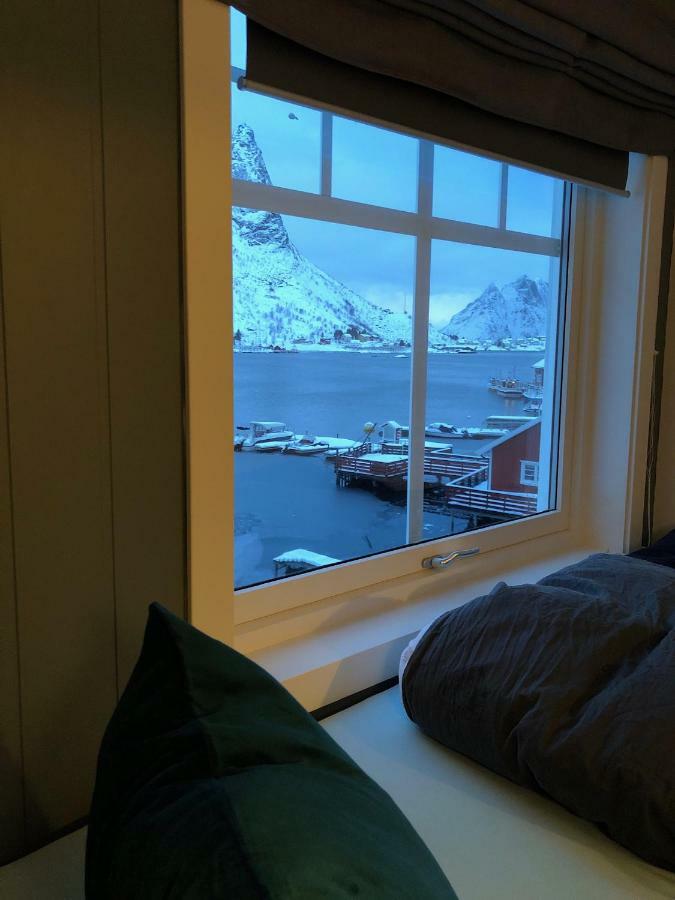 Reine Retro Villa - Cozy Villa With A Fantastic View Eksteriør billede